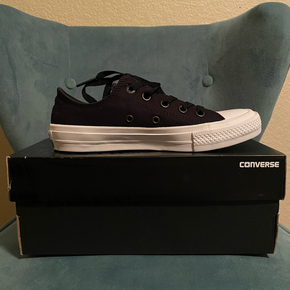 Unisex Converse All Star II, size M4 W6